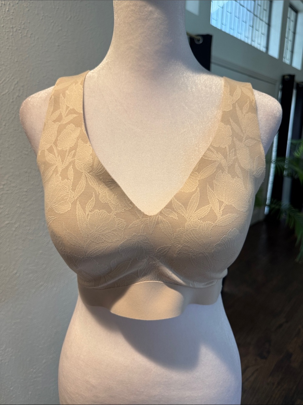 Athleta Stretch V-Neck Comfort Bra in Beige